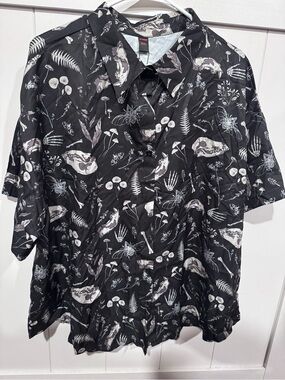 ROMWE Black Botanical & Skull Short-Sleeve Button-Down Shirt